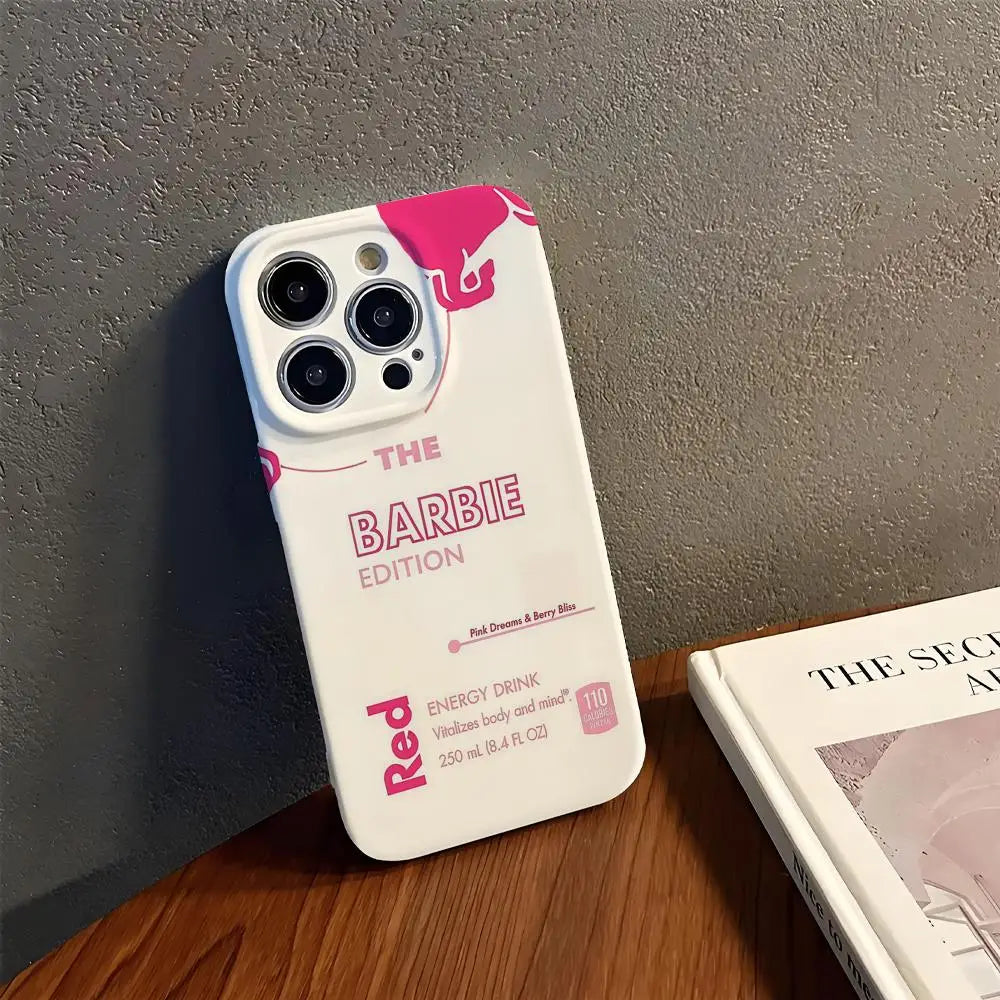 💖 Coque Red Bull – Édition Rose & Blanc
Audacieuse. Élégante. Chargée à bloc